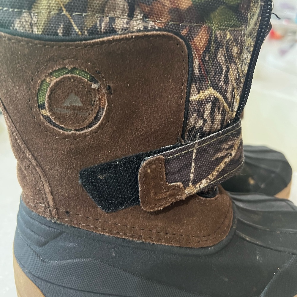 Ozark trail toddler boots size 8